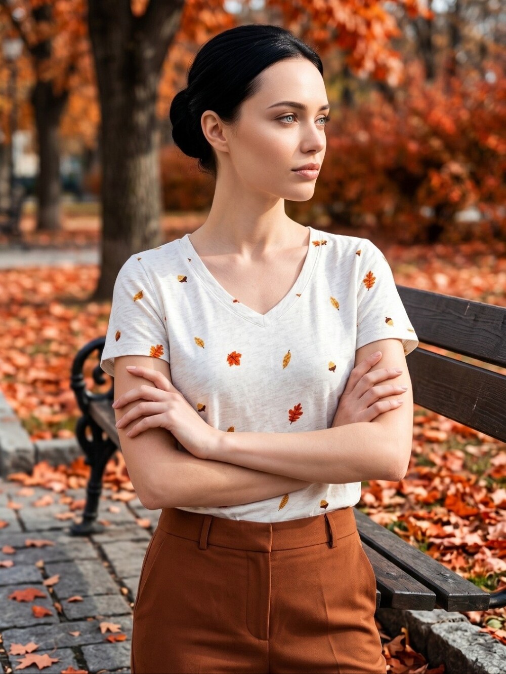 Loft Womens Tshirt Cream Leaves V Neck XS 100% Cotton Made in India - Picture 1 of 11